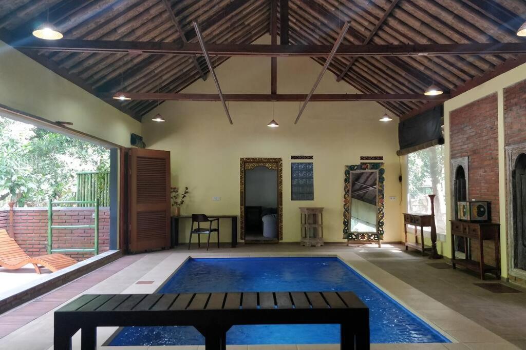 Villa King: Unique Villa With Indoor Swimming Pool Amed  Luaran gambar