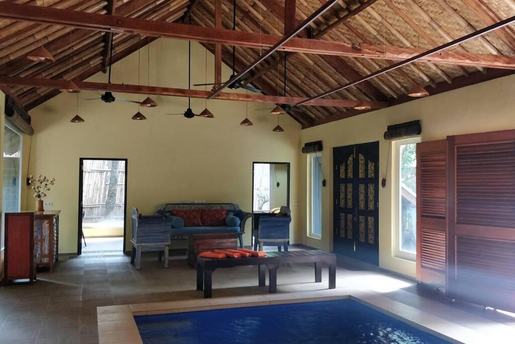 Villa King: Unique Villa With Indoor Swimming Pool Amed  Luaran gambar
