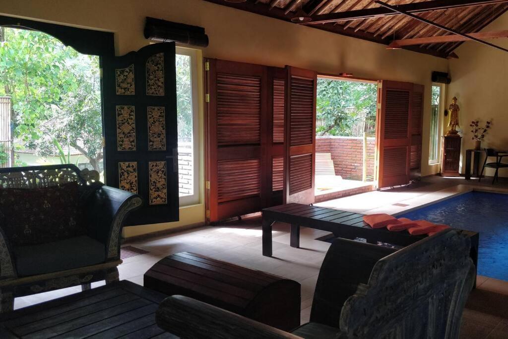 Villa King: Unique Villa With Indoor Swimming Pool Amed  Luaran gambar