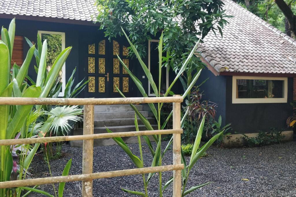 Villa King: Unique Villa With Indoor Swimming Pool Amed  Luaran gambar
