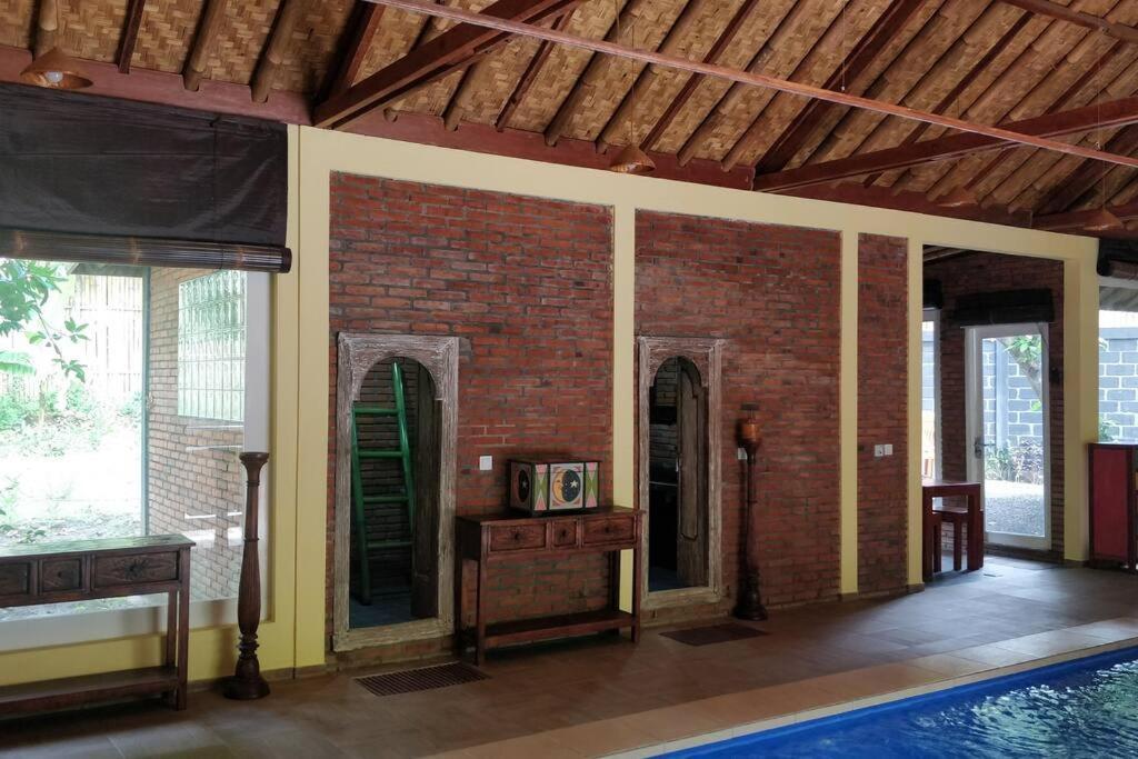 Villa King: Unique Villa With Indoor Swimming Pool Amed  Luaran gambar