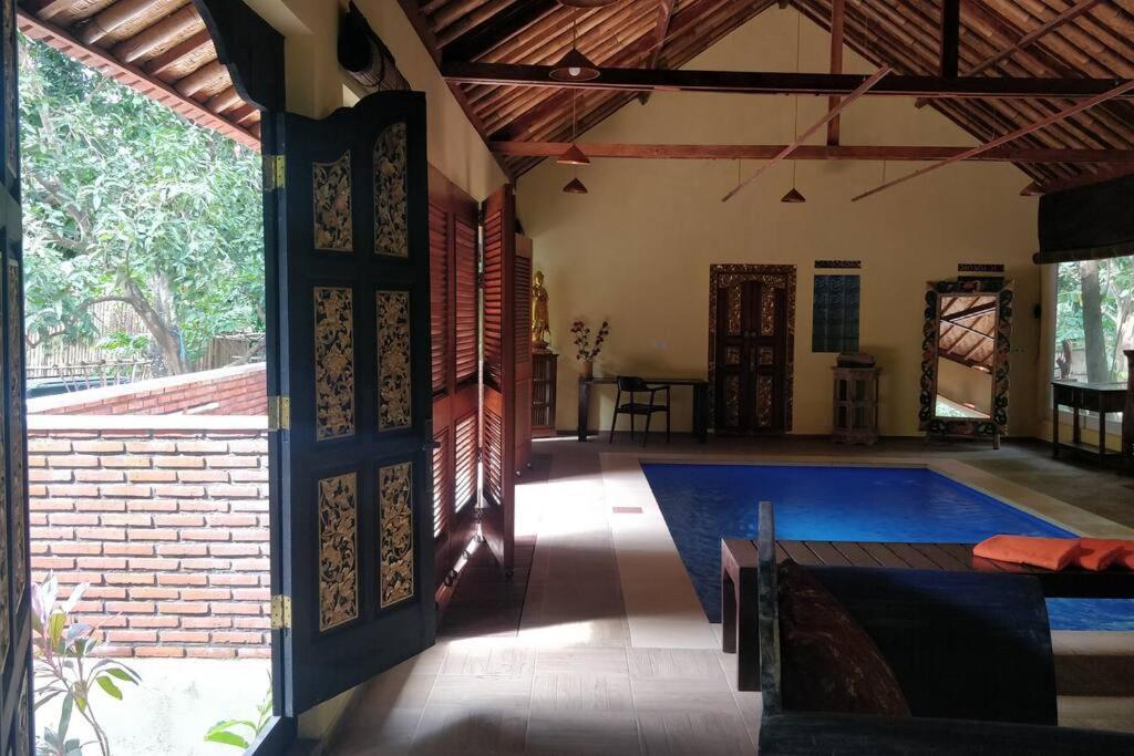 Villa King: Unique Villa With Indoor Swimming Pool Amed  Luaran gambar